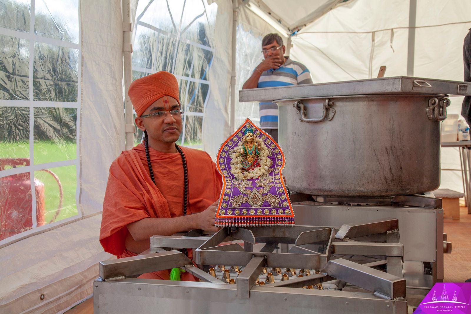 ©1987-2017 SKS Swaminarayan Temple East London
